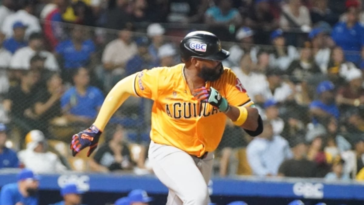 Aderlín y Jerar conducen victoria de las Aguilas