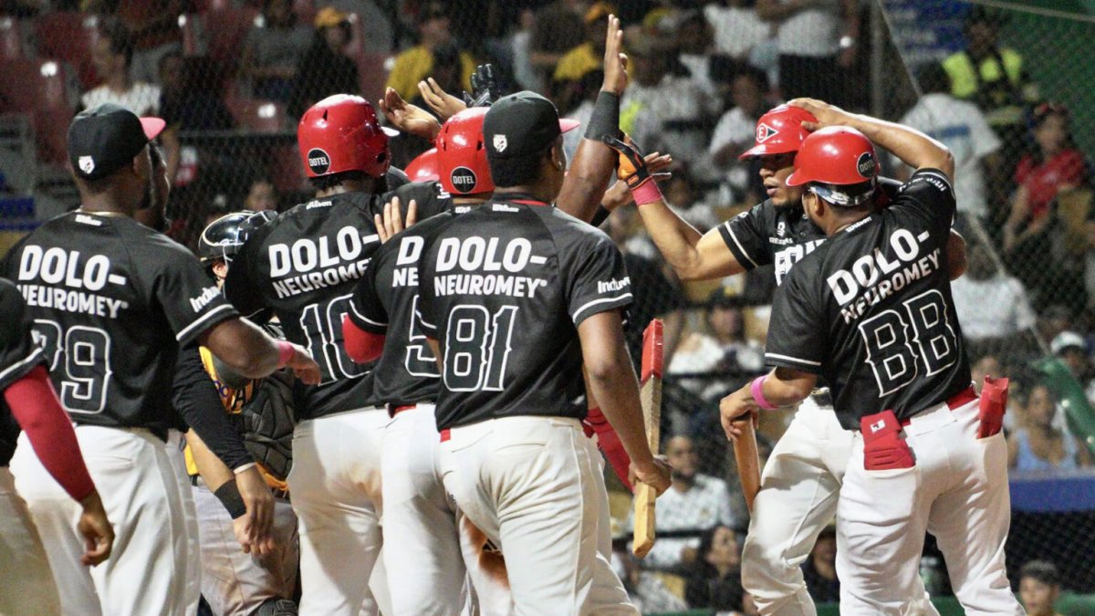 C62d309 - Pedro Severino convierte la crisis en victoria para Leones del Escogido ante las Águilas