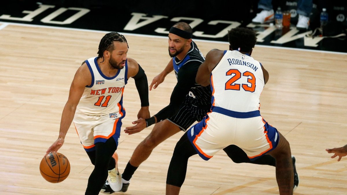 B9a49578 - Brunson y Hart encabezan victoria de los Knicks de NY