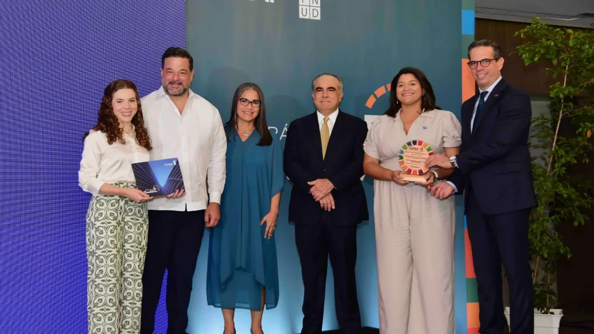 Ab14080c6 - Reconocen a la Fundación Cap Cana