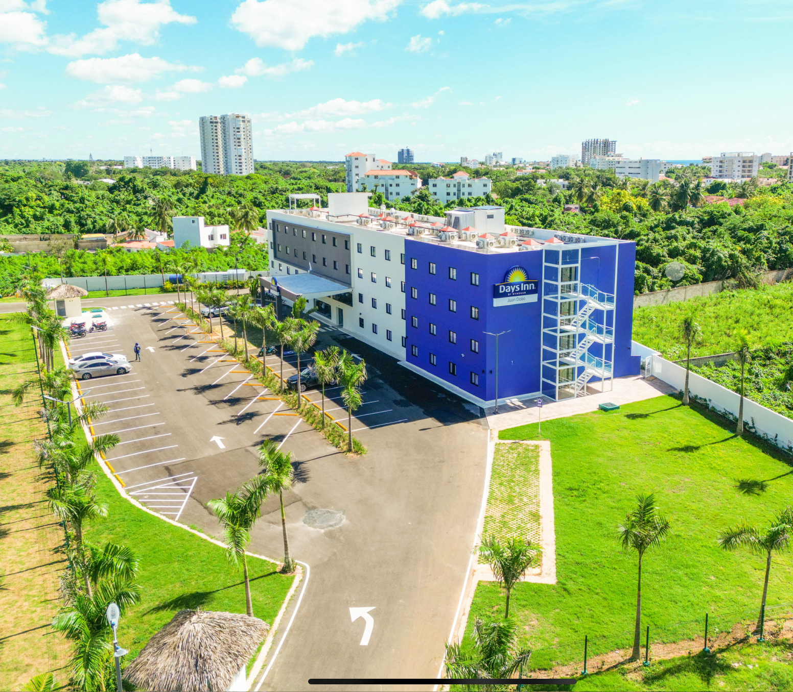 IMG 20251122 WA0105 - El grupo De Valle anuncia el inicio de operaciones del hotel Days Inn by Wyndham Juan Dolio este lunes.