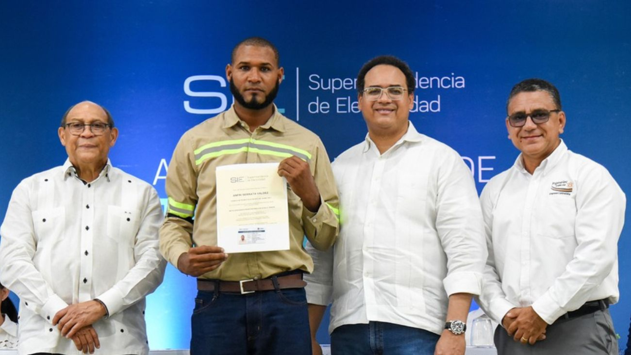 IMG 4068 - Superintendencia de Electricidad sigue fortaleciendo la capacitación de técnicos a nivel nacional