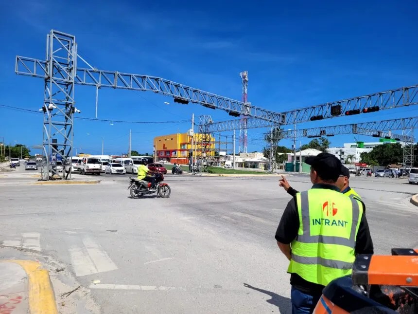 IMG 4173 - Ajustan los semáforos en Bávaro–Punta Cana tras caos constante en el tránsito
