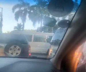 IMG 4224 - Denuncian que los tapones mañaneros en El Cortecito se deben al desorden del transporte turístico