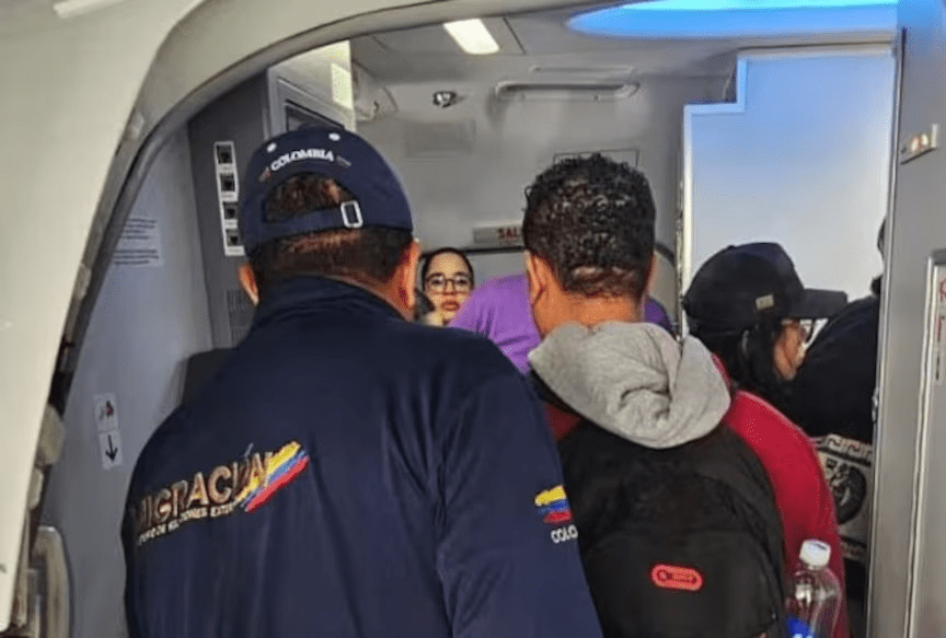 F2fpwvwf - Colombia expulsa dominicano que usaba documentos falsos